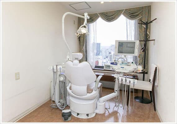 梅田クローバー歯科クリニック個室チェア 写真